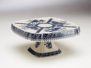 BLUE AND WHITE CERAMIC CAKE STAND WITH BIRDS