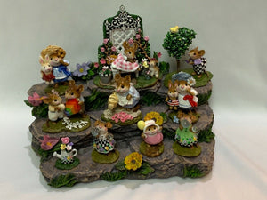 Great Log Display with Flowers for Wee Forest Folk- WFF Not Included