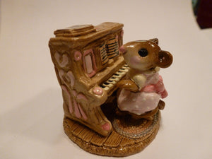 Wee Forest Folk Pink Mouse Pianist